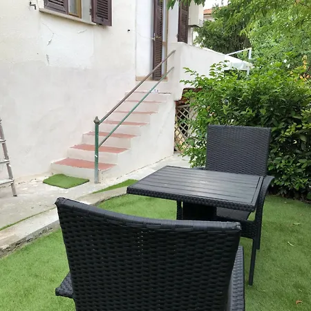 Casa Garibaldi With Parking Apartment La Spezia